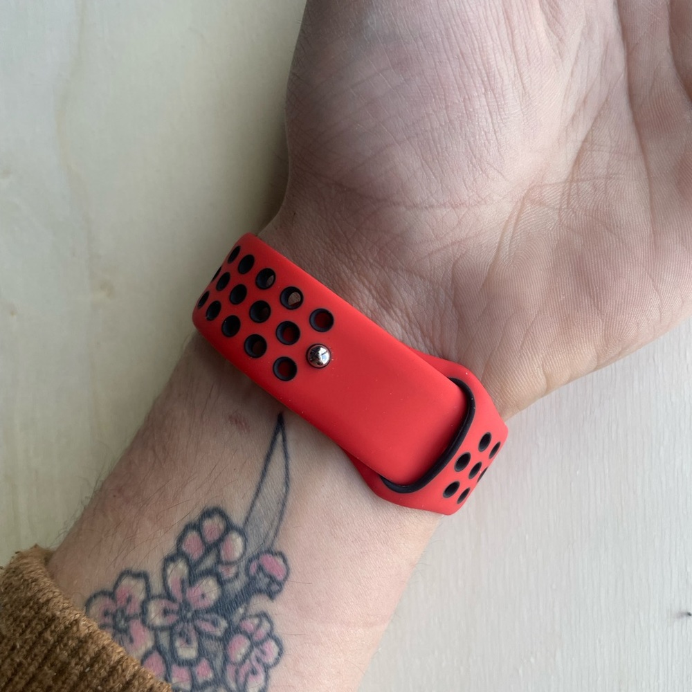42mm S/M Apple Watch Sports Edition - Red/Black